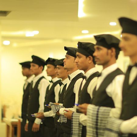 The Grand Raveta Hotel Pātan Eksteriør billede